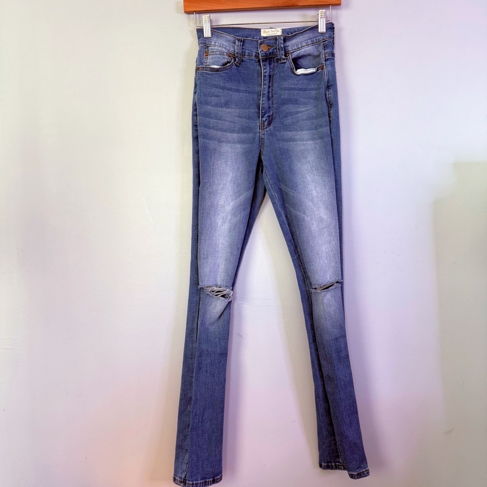 Blue Turtle Distressed Knee Skinny Jeans Size 3